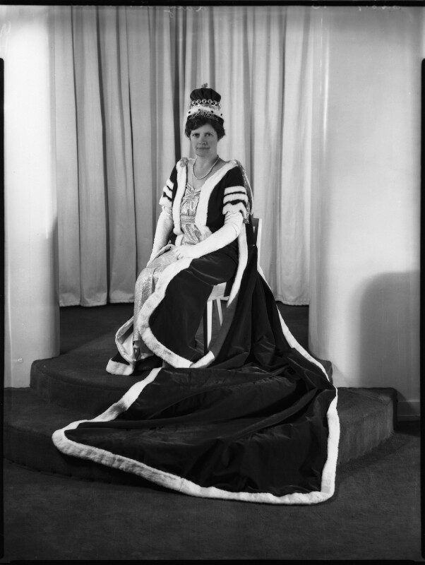 Black and white photo ofMargaret Haig Mackworth, 2nd Viscountess Rhondda 